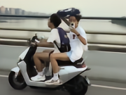 两名少年骑电动车上高架追保罗-乔治的车,事后道歉表示要安全驾驶