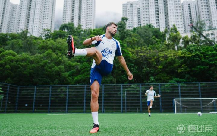 曼城今日继续在香港训练,马尔穆什、鲁本和努内斯回归